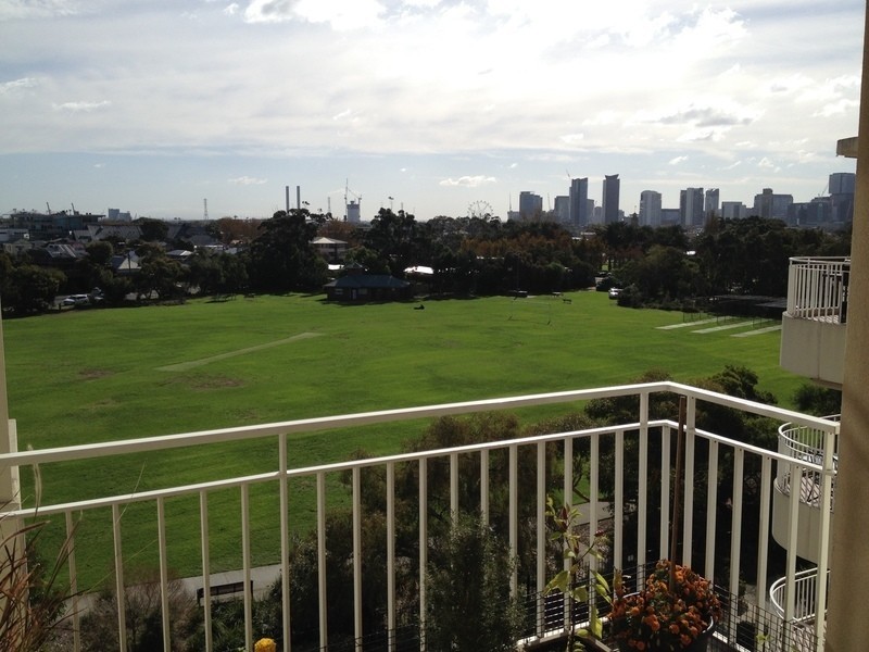 35/8 Graham Street, Port Melbourne VIC 3207