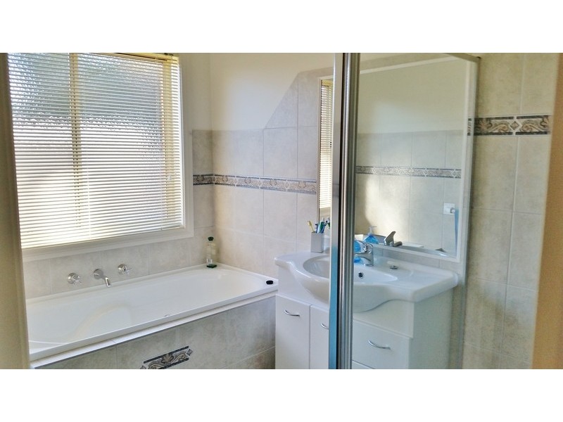 7 Honeysuckle Street, Thurgoona NSW 2640