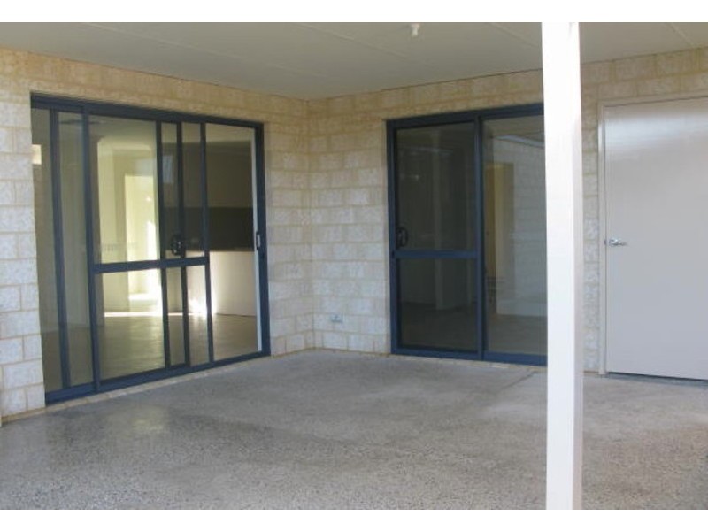 269 George St, Queens Park WA 6107