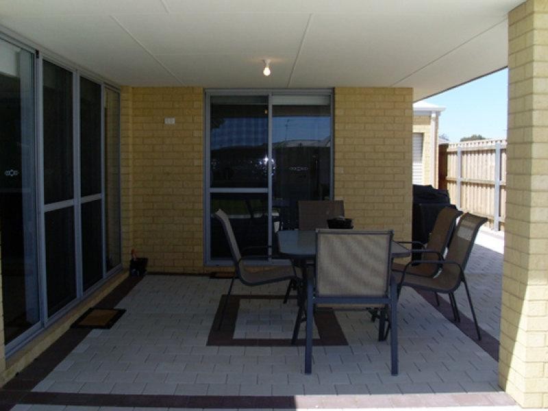 50 Seascapes Boulevard, Halls Head WA 6210