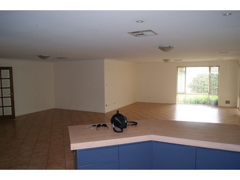 38 Avon Crescent, Atwell WA 6164