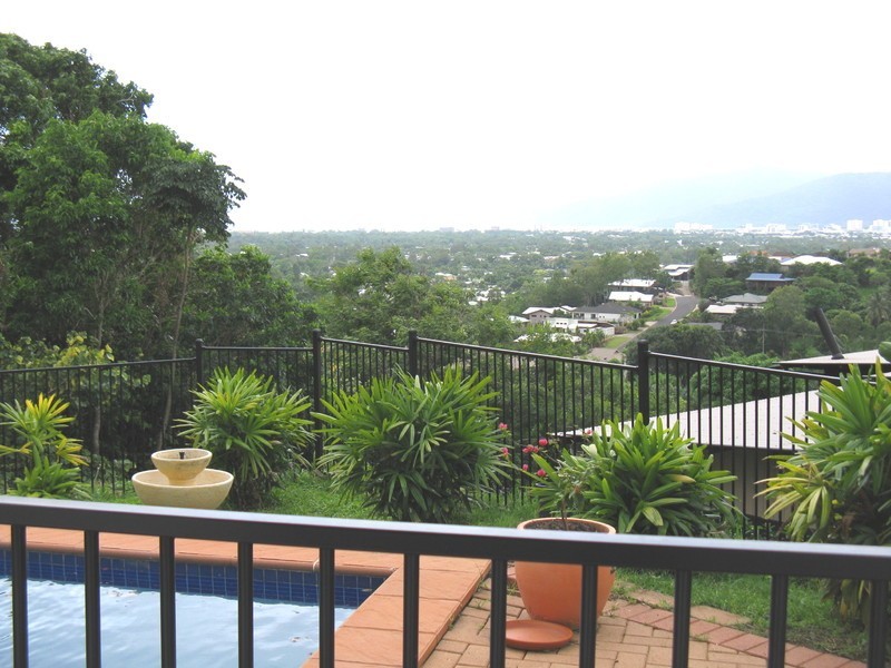 7 Konowna Close, Kanimbla QLD 4870