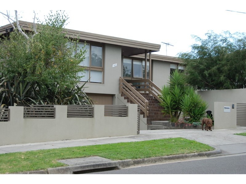 102 Stanley Ave, Mount Waverley VIC 3149