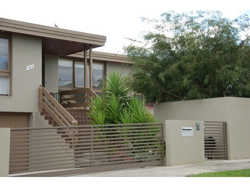 102 Stanley Ave, Mount Waverley VIC 3149