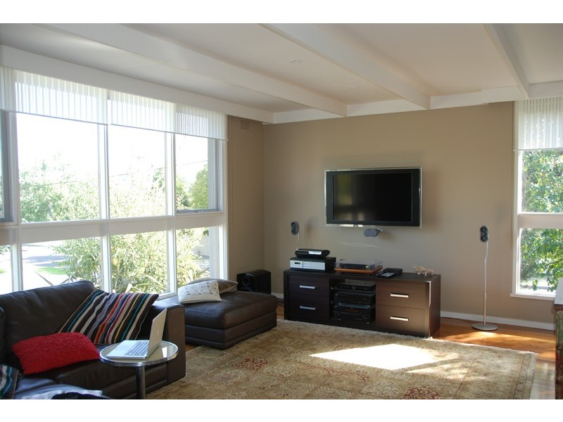 102 Stanley Ave, Mount Waverley VIC 3149