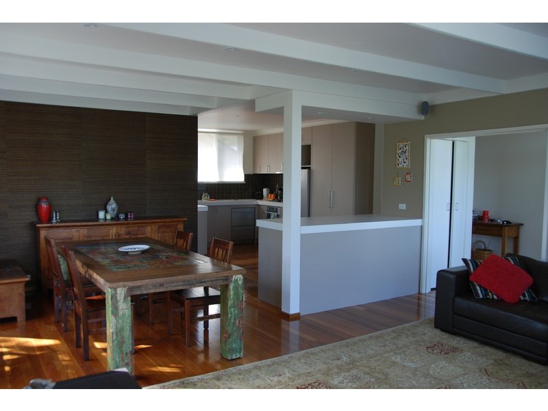 102 Stanley Ave, Mount Waverley VIC 3149