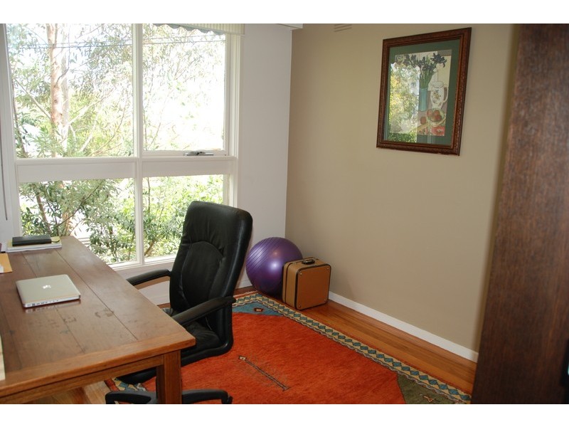 102 Stanley Ave, Mount Waverley VIC 3149