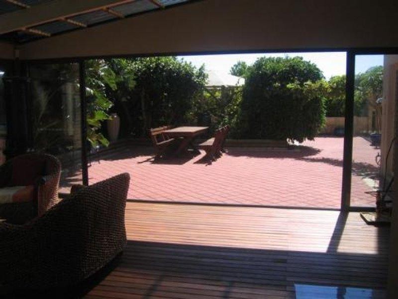 8 Armstrong Street, Mandurah WA 6210