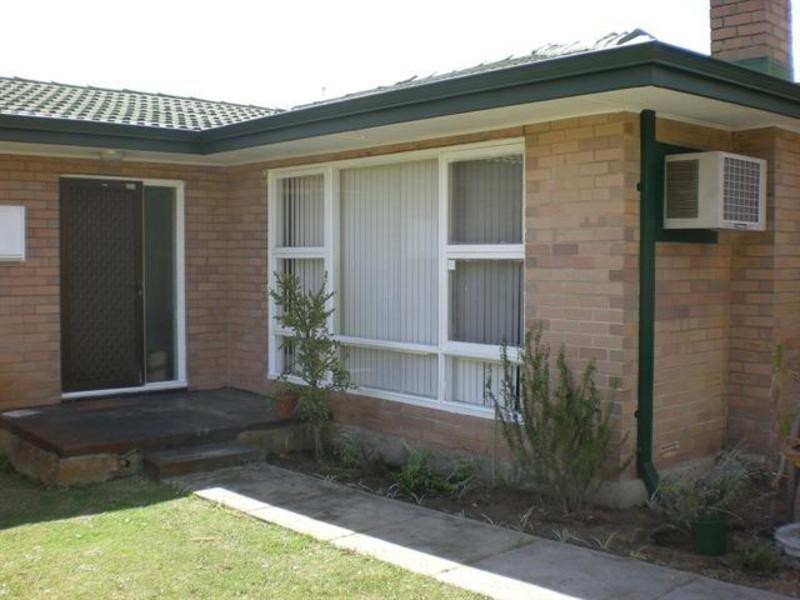 9 Milton Place, Orelia WA 6167