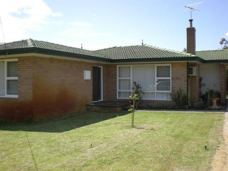 9 Milton Place, Orelia WA 6167