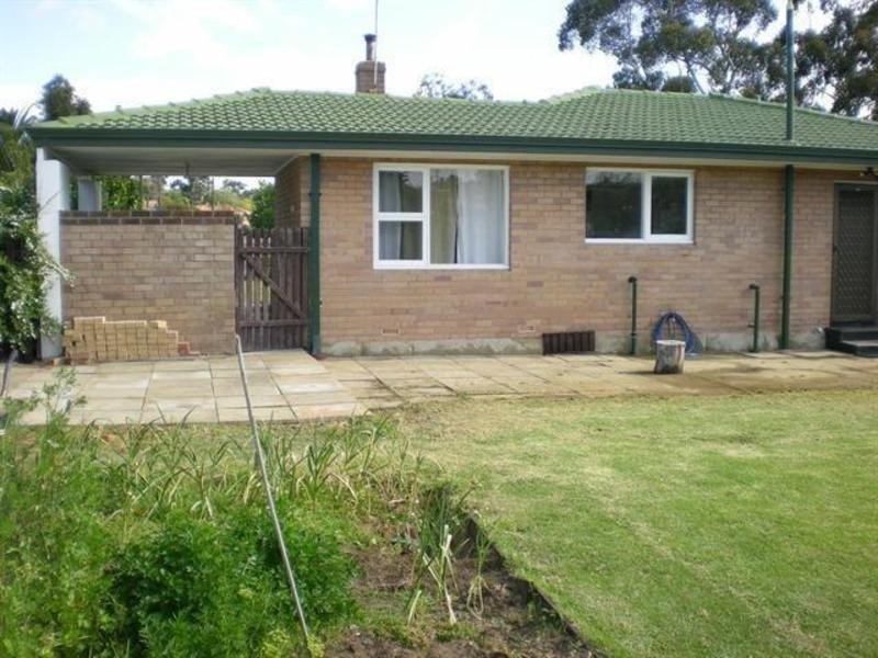 9 Milton Place, Orelia WA 6167