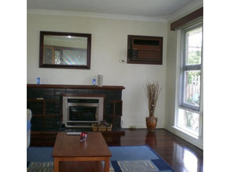 9 Milton Place, Orelia WA 6167