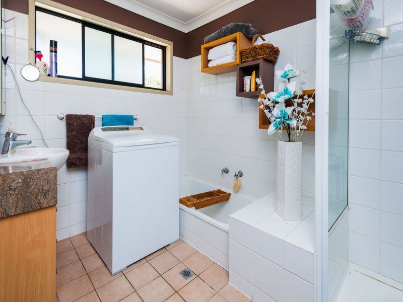 228 Ashmore Road, Benowa QLD 4217