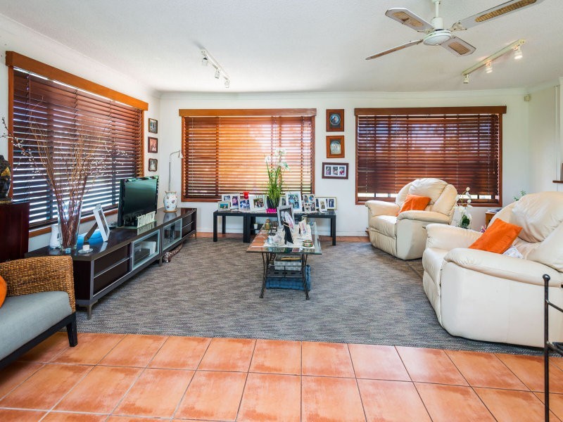 228 Ashmore Road, Benowa QLD 4217