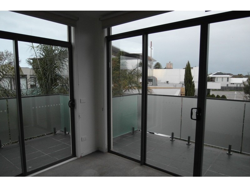 15/1650 Dandenong Road, Oakleigh VIC 3166