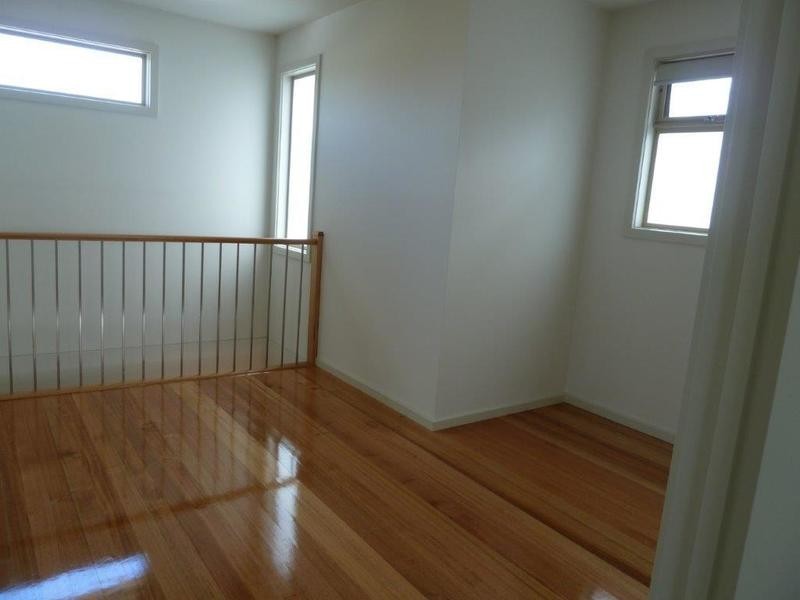 4/10 Banchory Street, Essendon VIC 3040