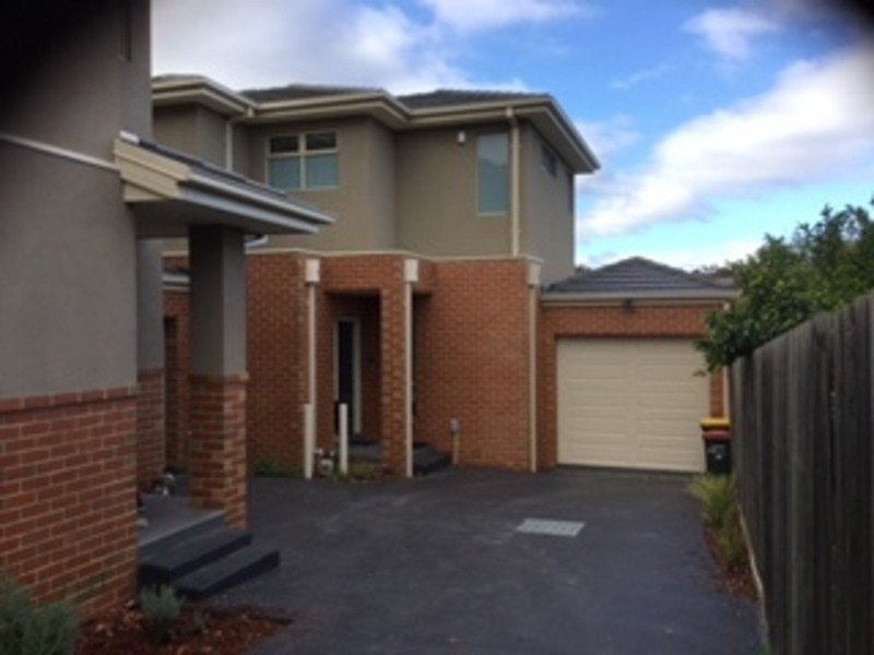 4/10 Banchory Street, Essendon VIC 3040