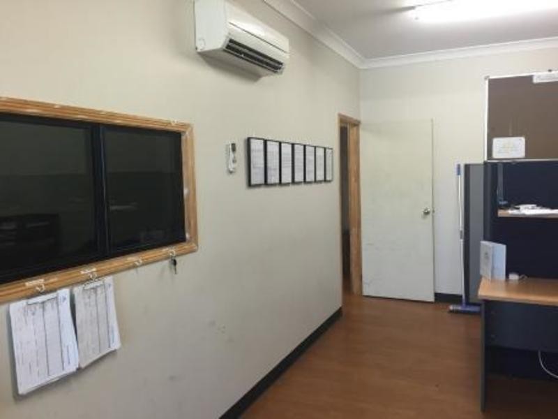 11 Barry Street, Cairns QLD 4870