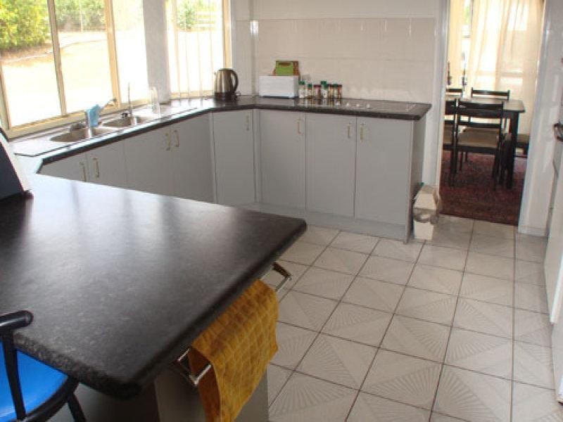 1 Larch Road, Tamborine QLD 4270