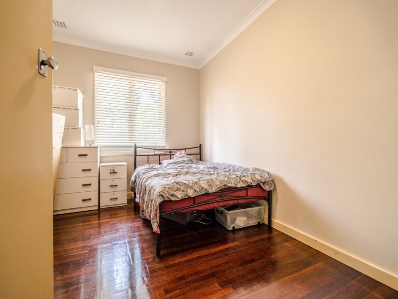 24 Keeley Way, Girrawheen WA 6064