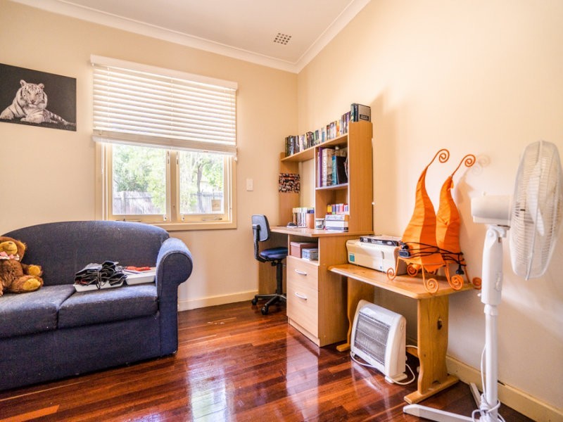 24 Keeley Way, Girrawheen WA 6064