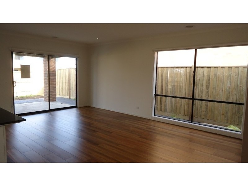 11 Oakham Drive, Williams Landing VIC 3027