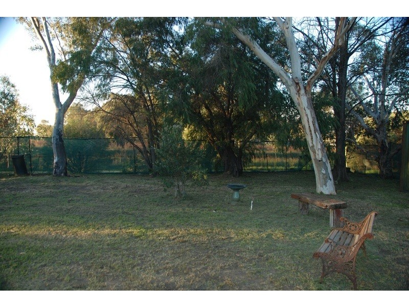 10 Whitehall Rd, Hazelmere WA 6055