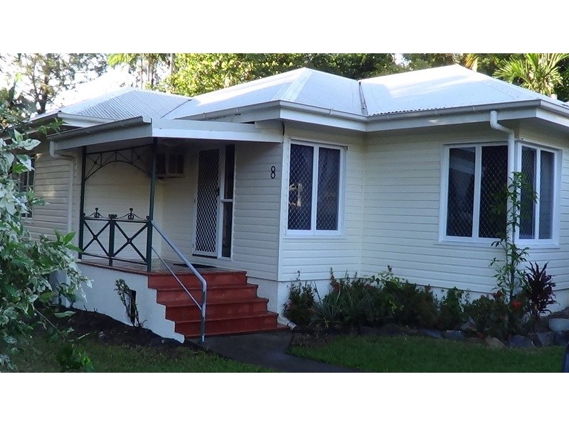 8 Carmen Street, Cairns QLD 4870