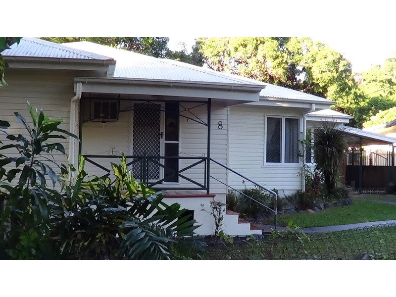 8 Carmen Street, Cairns QLD 4870