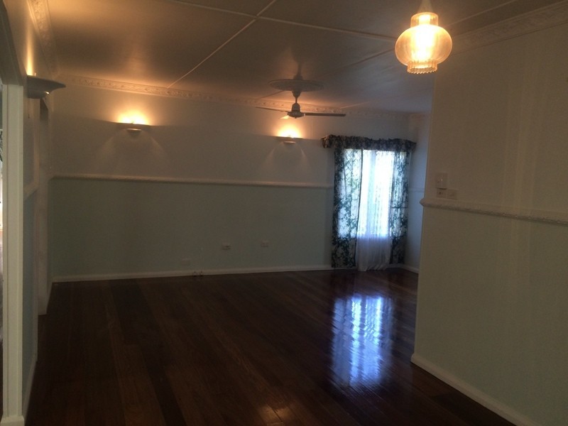 8 Carmen Street, Cairns QLD 4870