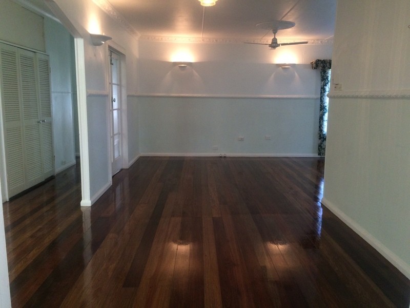 8 Carmen Street, Cairns QLD 4870