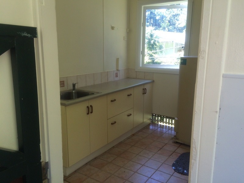 8 Carmen Street, Cairns QLD 4870