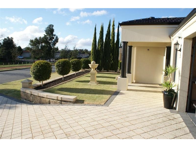 9 Coverwood Promenade, Landsdale WA 6065