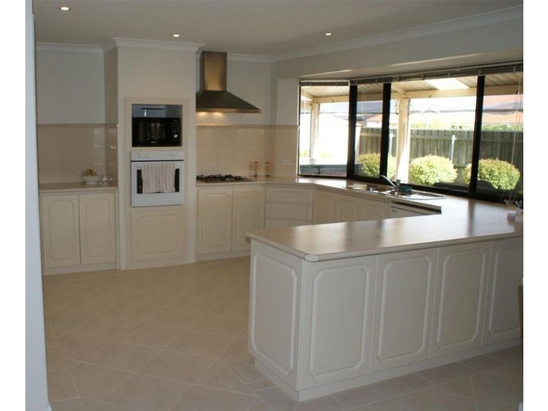 9 Coverwood Promenade, Landsdale WA 6065