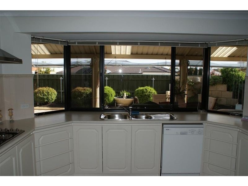 9 Coverwood Promenade, Landsdale WA 6065