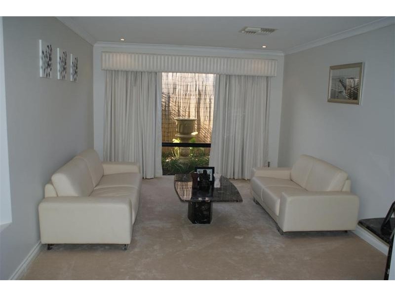 9 Coverwood Promenade, Landsdale WA 6065