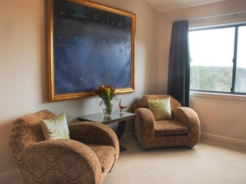 60 Henderson Road, Wentworth Falls NSW 2782