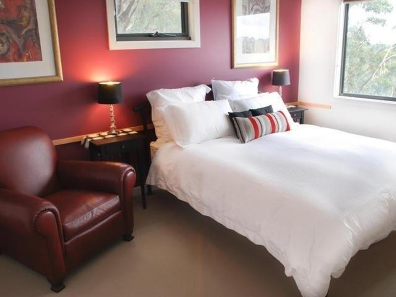 60 Henderson Road, Wentworth Falls NSW 2782