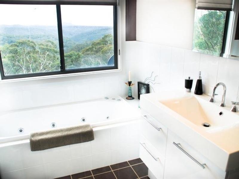 60 Henderson Road, Wentworth Falls NSW 2782