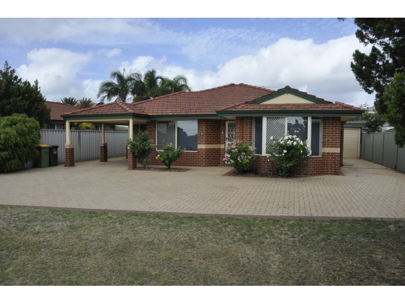 17B Arlington Loop, Coogee WA 6166