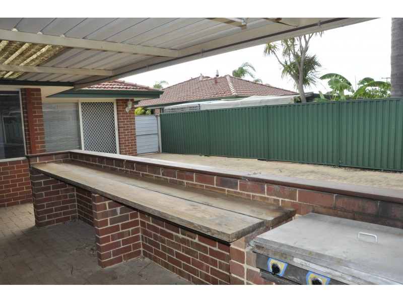 17B Arlington Loop, Coogee WA 6166