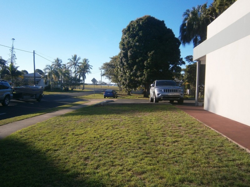 39 Zunker Street, Burnett Heads QLD 4670