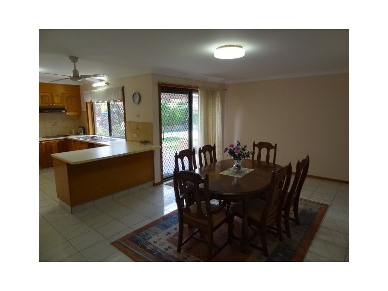 17 Fooks Street, Carindale QLD 4152