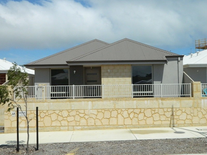 65 Entrance Road, Coogee WA 6166