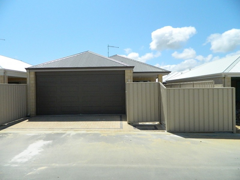 65 Entrance Road, Coogee WA 6166