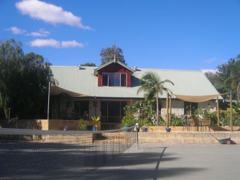 50 Adams Road, Mariginiup WA 6065