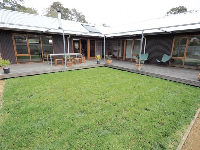 60 Fryers Road, Chewton VIC 3451