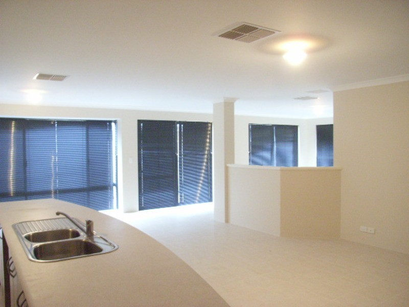 9 Westlinton Circle, Waikiki WA 6169