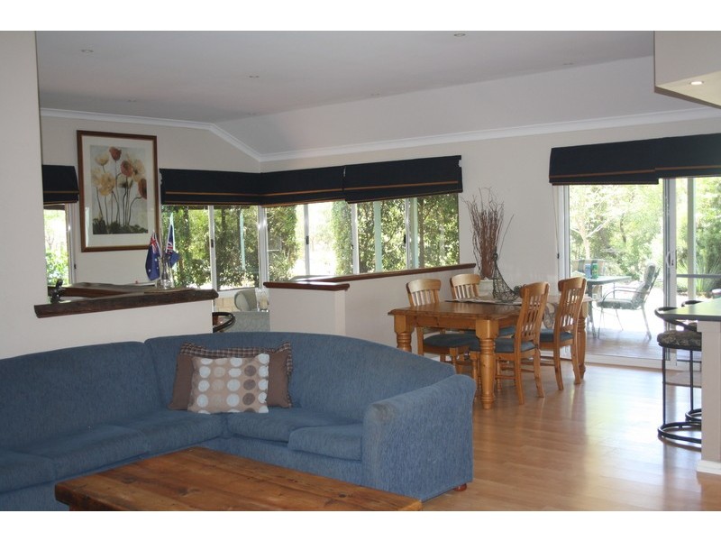 10  Lipscombe Place, Golden Bay WA 6174