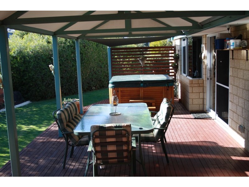 10  Lipscombe Place, Golden Bay WA 6174